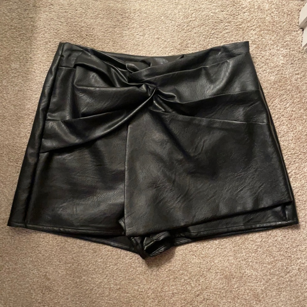 Leather skort from Fabrik